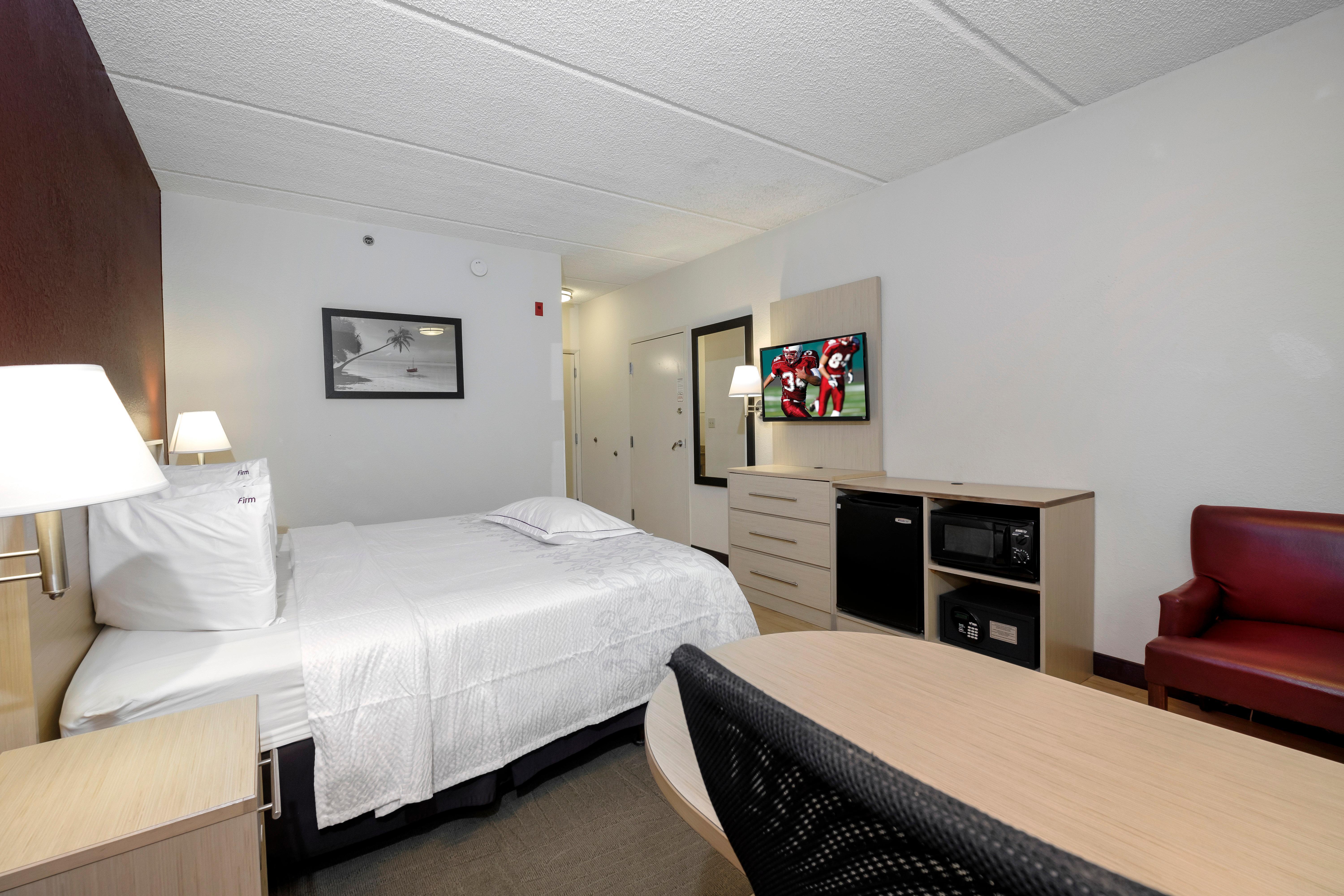 Red Roof Inn Plus + Gainesville Exterior photo
